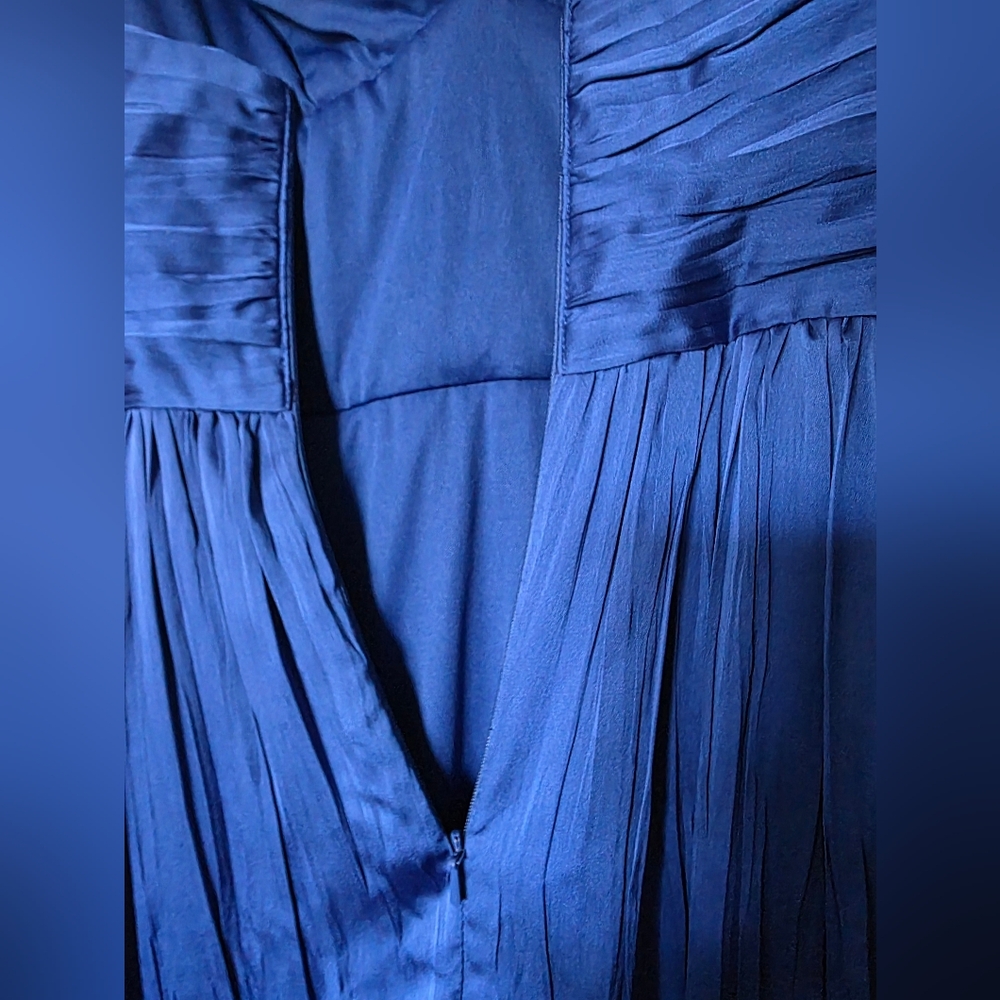 Betsy & Adam Women's Blue V-Neck Pleated Tiered Gown Dress Size 4 - Picture 8 of 10